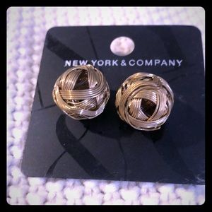 Gold fashion earrings